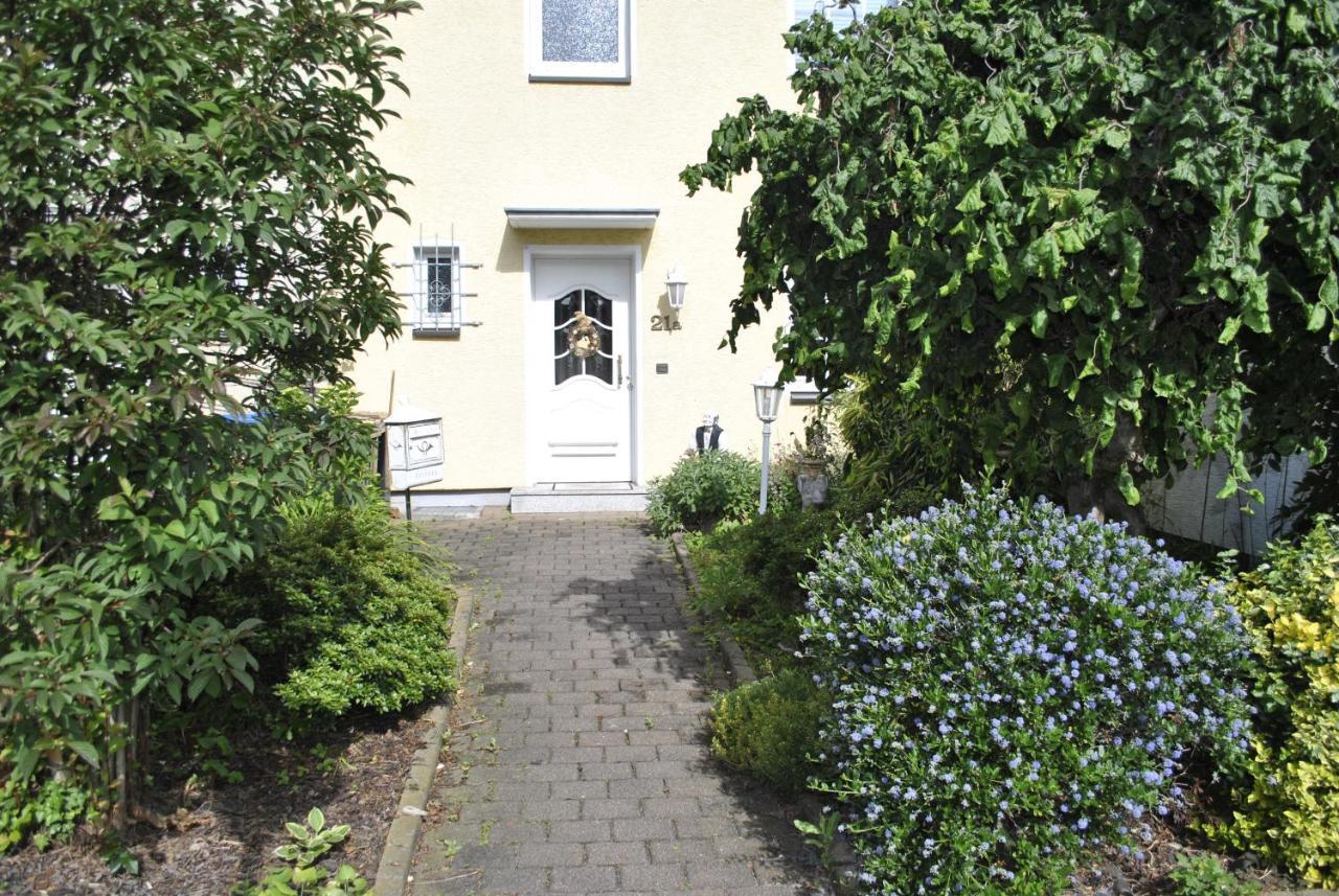 Gemuetliche Zimmer Im Einfamilienhaus Köln Dış mekan fotoğraf